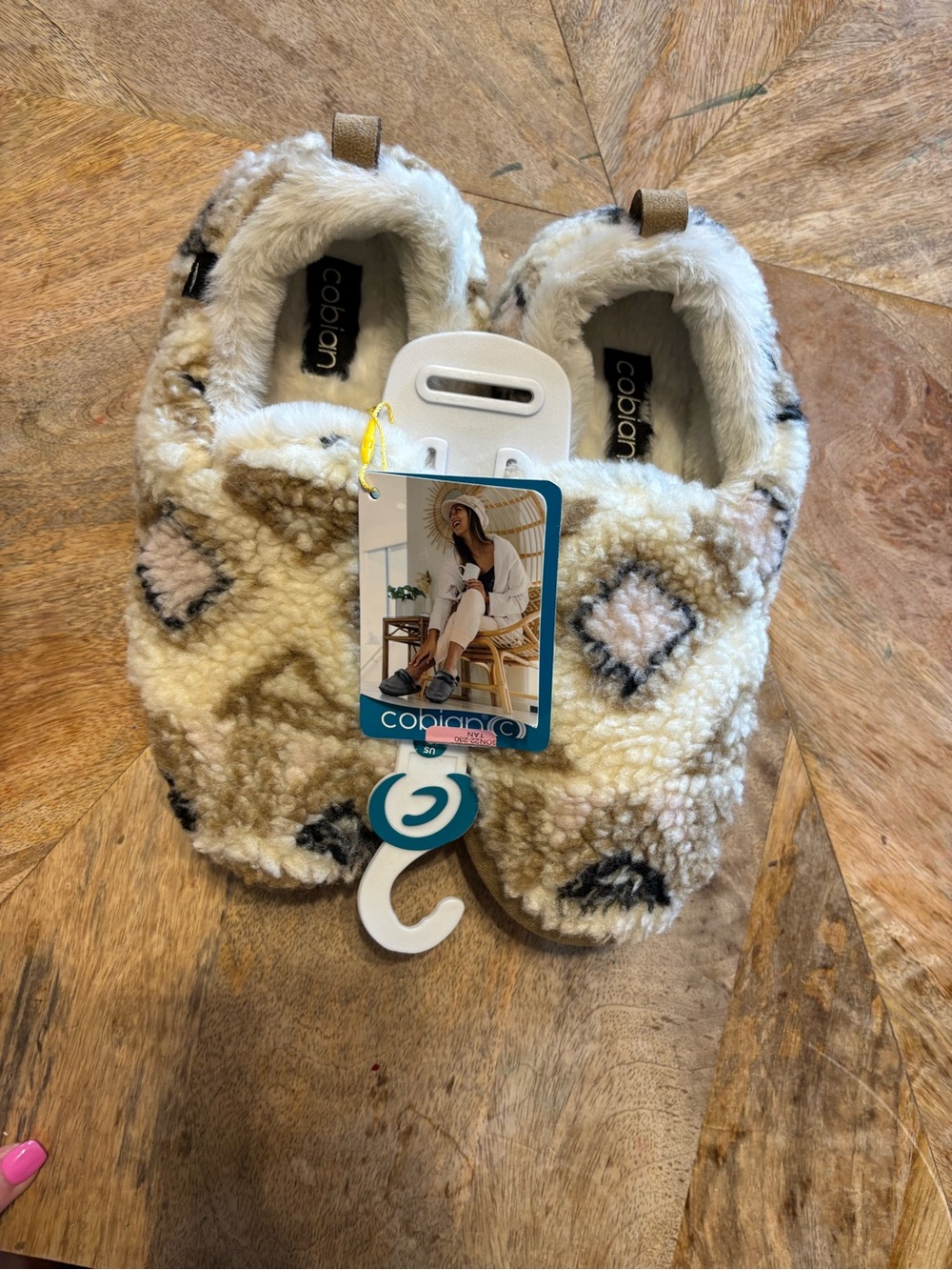 Cobian Women's Fuzzy Slip-On Slippers in Cream and Brown